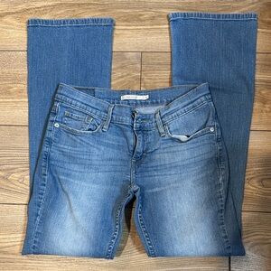 Classic Midwash Blue Levi’s Women’s Jeans